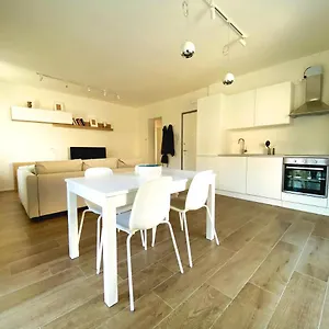 Apartment Sol Lakeview