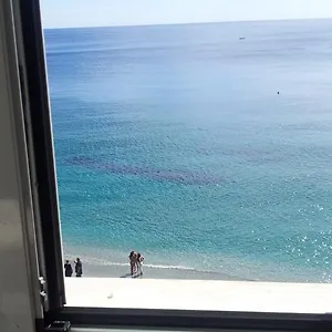 https://affittacamere-la-terrazza-sul-mare-monterosso-al-mare.hotelitalianriviera.com