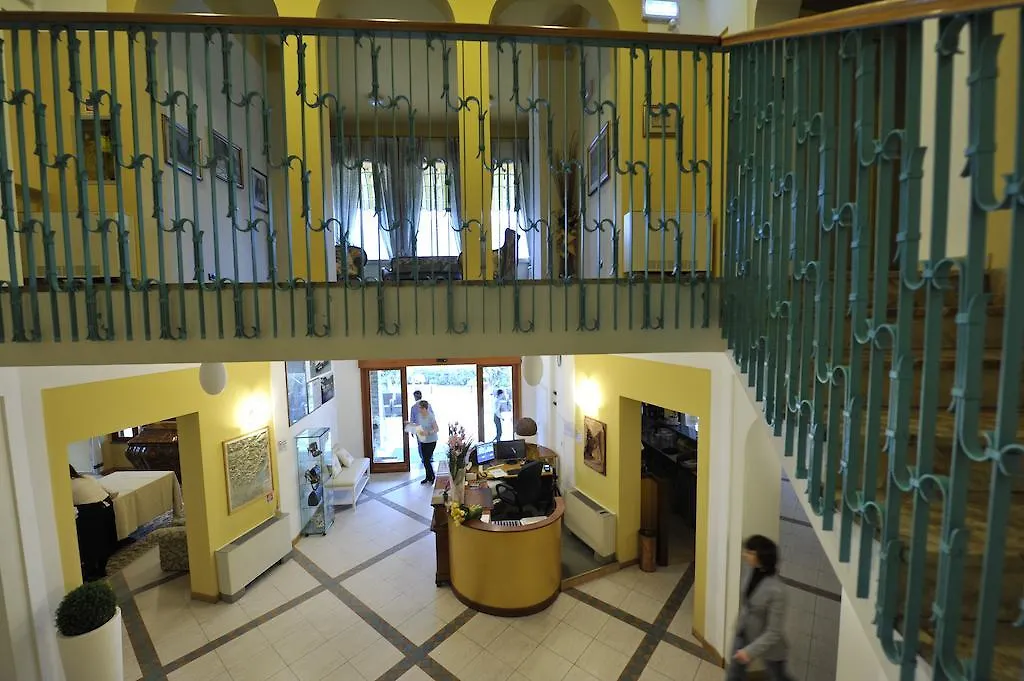 Villa Kinzica Sale Marasino 4*,  Italy