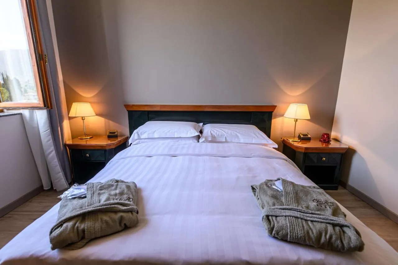 Villa Kinzica Sale Marasino 4*,  Italy