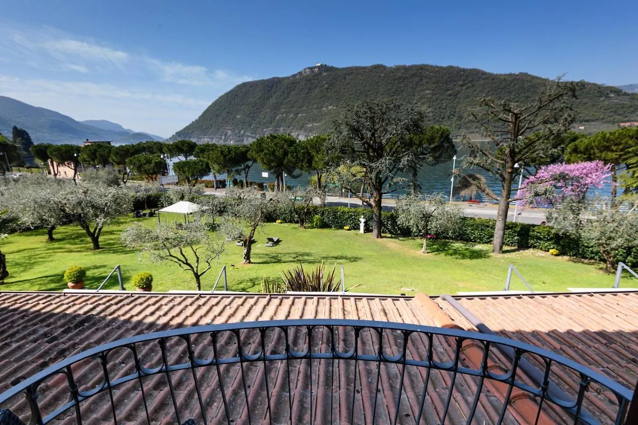 Villa Kinzica Sale Marasino 4*,