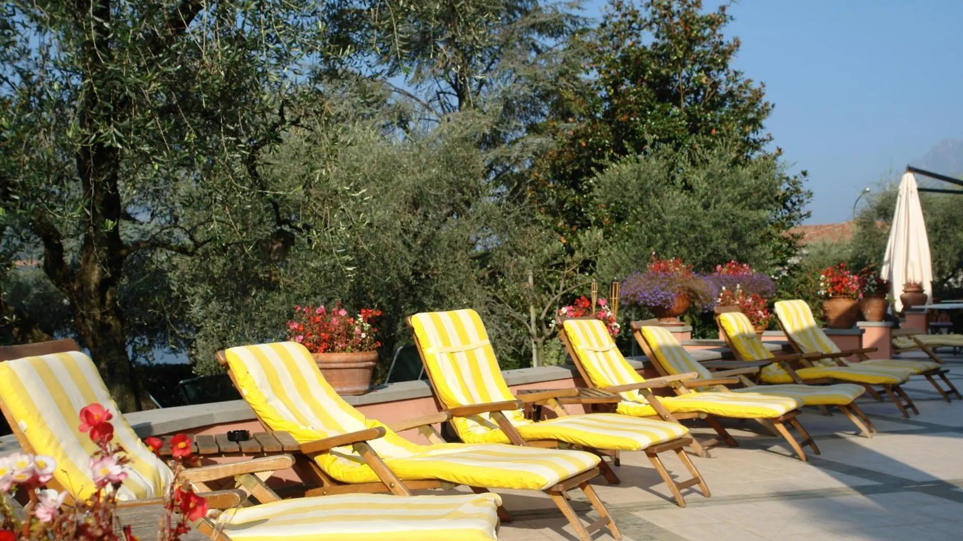 Villa Kinzica Sale Marasino 4*,  Italy