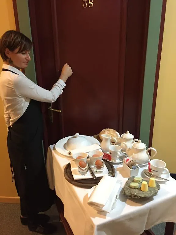 Villa Kinzica Sale Marasino Hotel