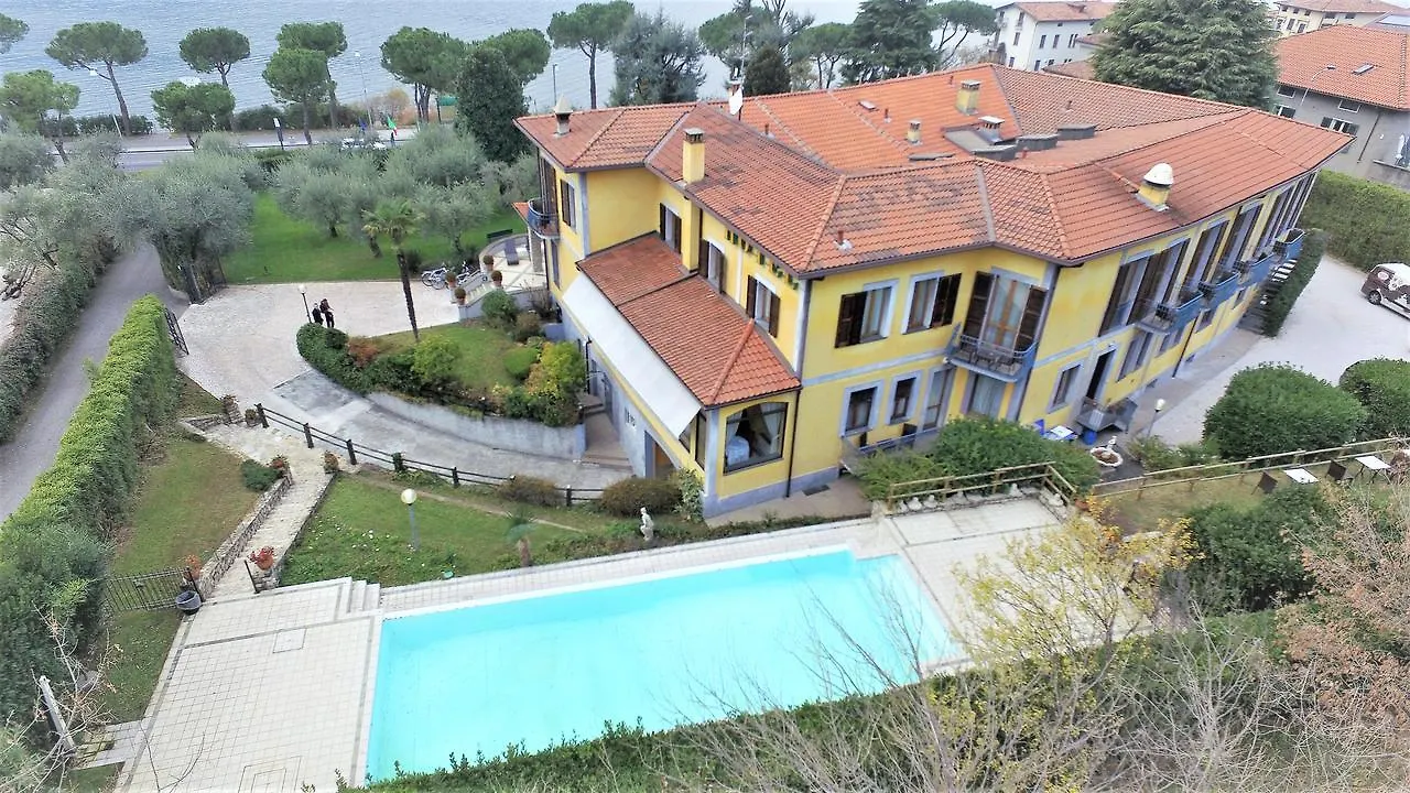 Villa Kinzica Sale Marasino 4*,