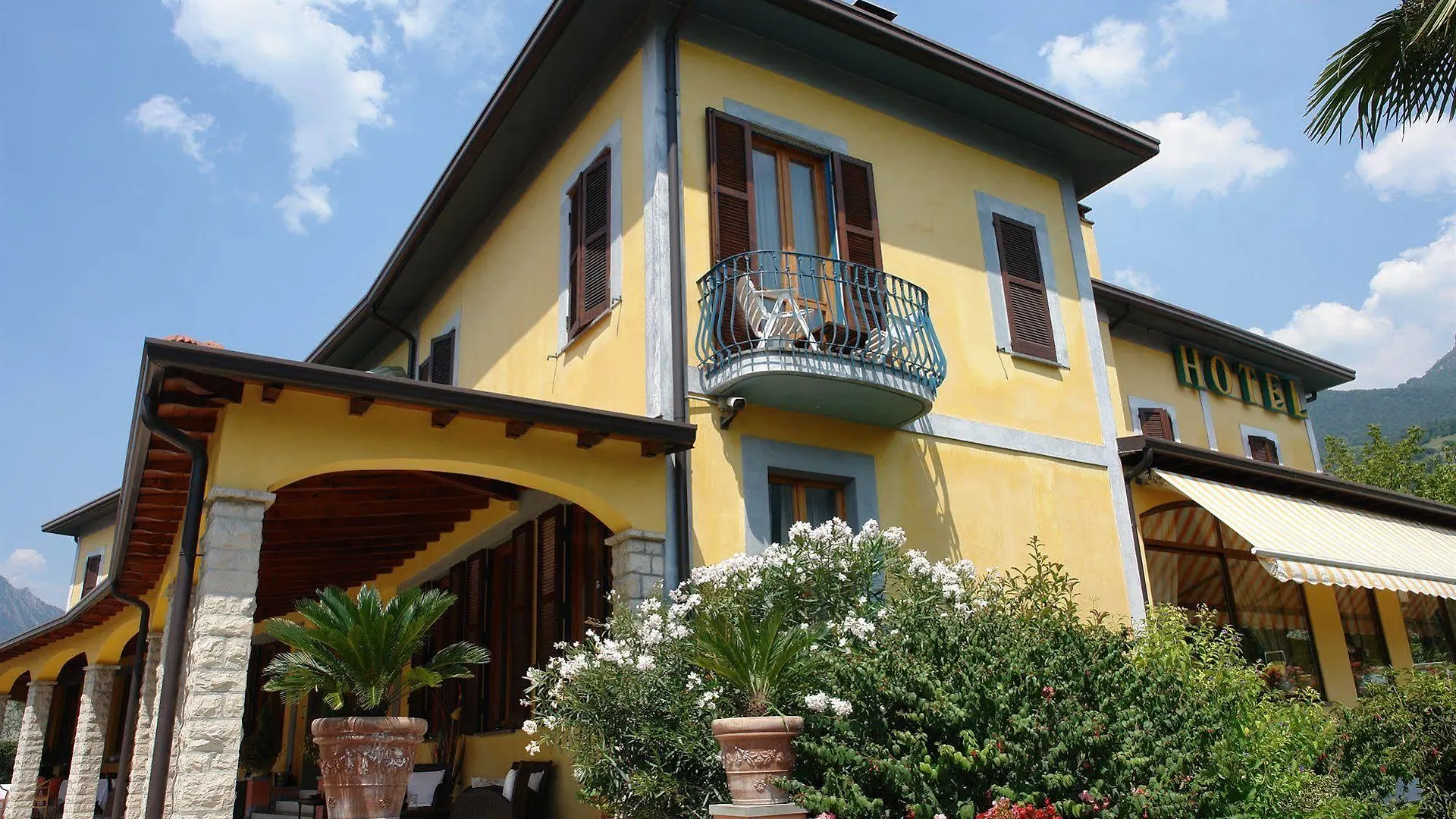 **** Hotel Villa Kinzica Sale Marasino Italy
