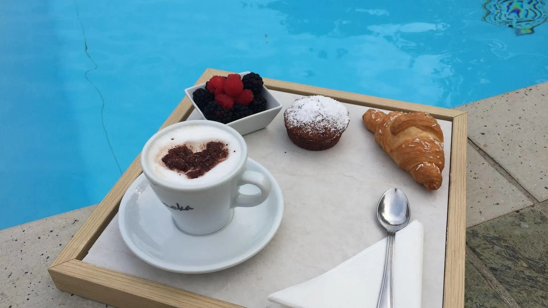 Villa Kinzica Sale Marasino Italy